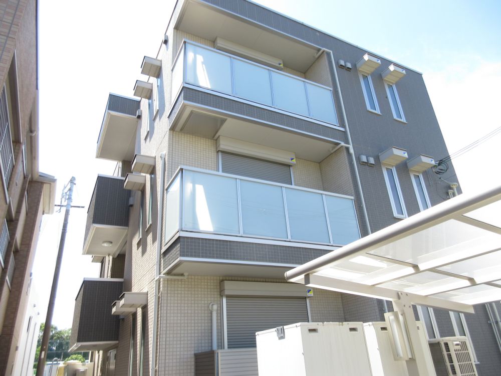 ���Ɍ��O�؎s�΂��u���{��1���ڂ̃}���V�����̌����O��