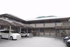 ���Ɍ��_�ˎs�k��R�c�����J�㎚�ŏ��̃A�p�[�g�̌����O��