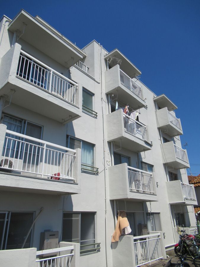 ���Ɍ��_�ˎs�k��闖��쒬2���ڂ̃}���V�����̌����O��