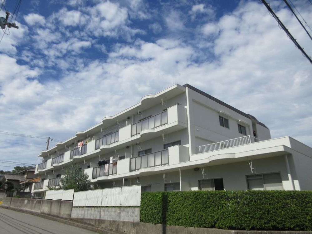 ���Ɍ��_�ˎs�k���ܗt3���ڂ̃}���V�����̌����O��