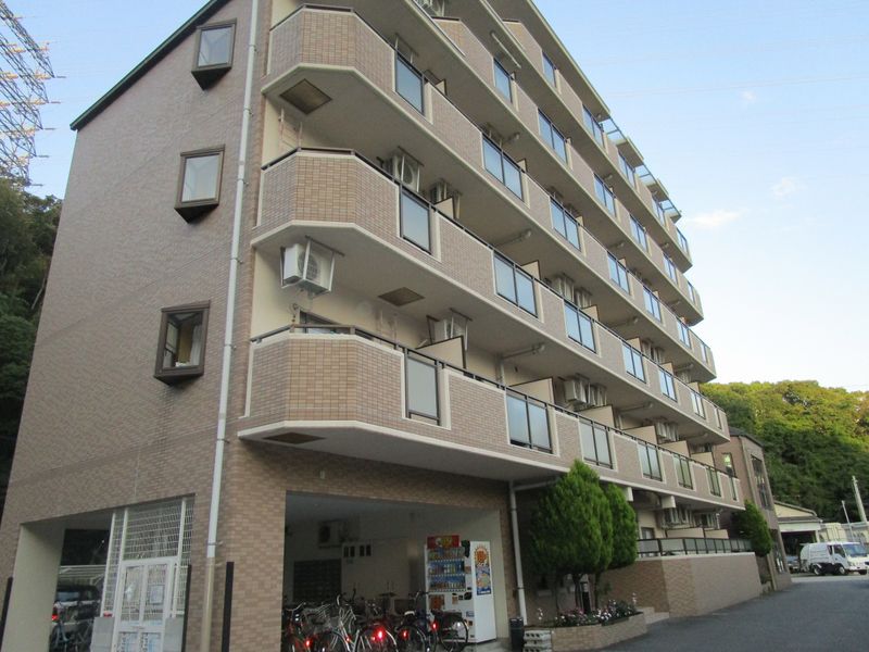 ���Ɍ��_�ˎs�����於�J���̃}���V�����̌����O��