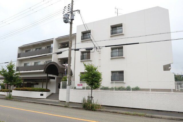 ���Ɍ��_�ˎs�k��闖��쒬5���ڂ̃}���V�����̌����O��