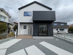 ���Ɍ��O�؎s���R���u�{��2���ڂ̈�ˌ��Ă̌����O��