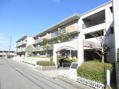 ���Ɍ��_�ˎs�k��b�h��1���ڂ̃}���V�����̌����O��