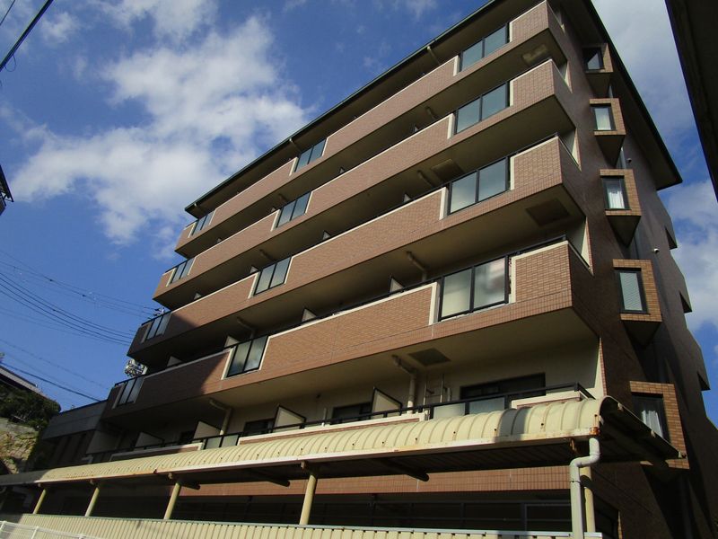 ���Ɍ��_�ˎs�����於�J���̃}���V�����̌����O��