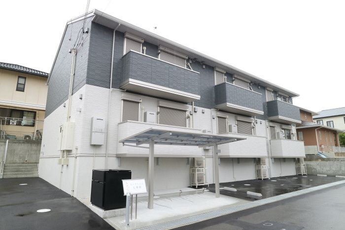 ���Ɍ��O�؎s�΂��u����4���ڂ̃A�p�[�g�̌����O��