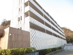 ���Ɍ��_�ˎs�k��R�c���������o��R�̃}���V�����̌����O��