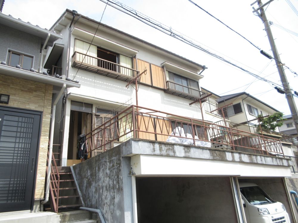 ���Ɍ��_�ˎs�k��闖�䓌��3���ڂ̃e���X�n�E�X�̌����O��