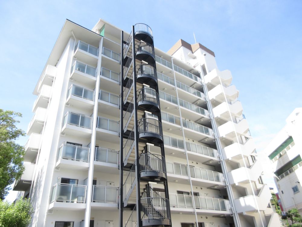 ���Ɍ��_�ˎs�k��闖��k��1���ڂ̃}���V�����̌����O��