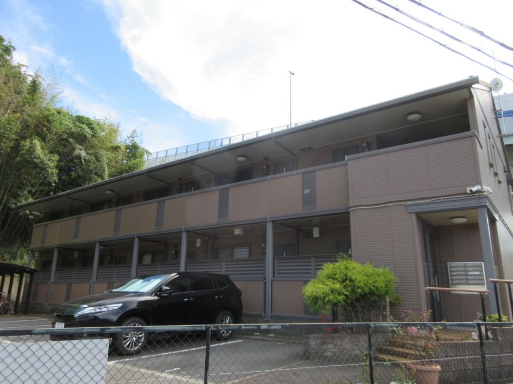 ���Ɍ��_�ˎs�k��R�c�����J�㎚�Z�n���̃A�p�[�g�̌����O��