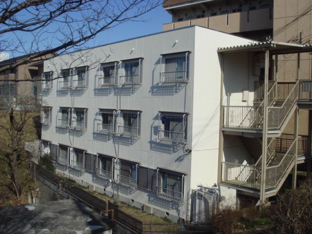 ���Ɍ��_�ˎs�k��闖��k��7���ڂ̃}���V�����̌����O��