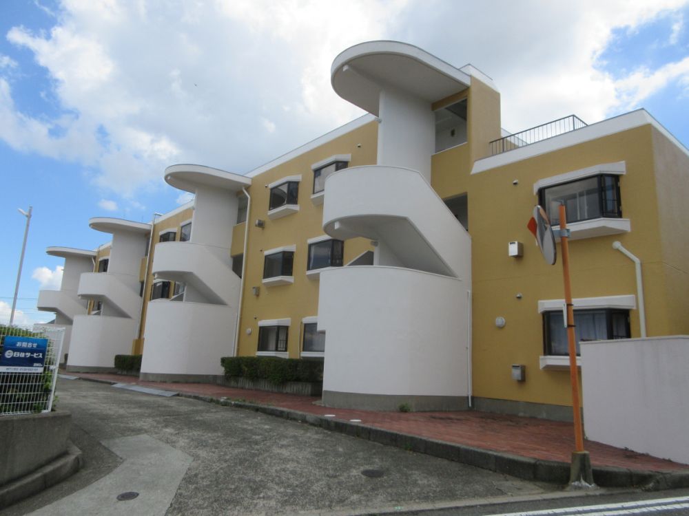 ���Ɍ��_�ˎs�k���ܗt3���ڂ̃}���V�����̌����O��