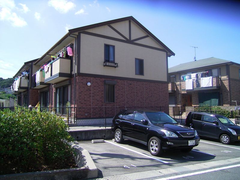 ���Ɍ��O�؎s�΂��u�����T���ڂ̃e���X�n�E�X�̌����O��