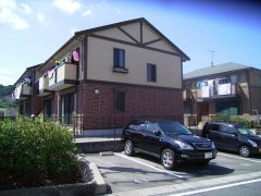 ���Ɍ��O�؎s�΂��u�����T���ڂ̃e���X�n�E�X�̌����O��