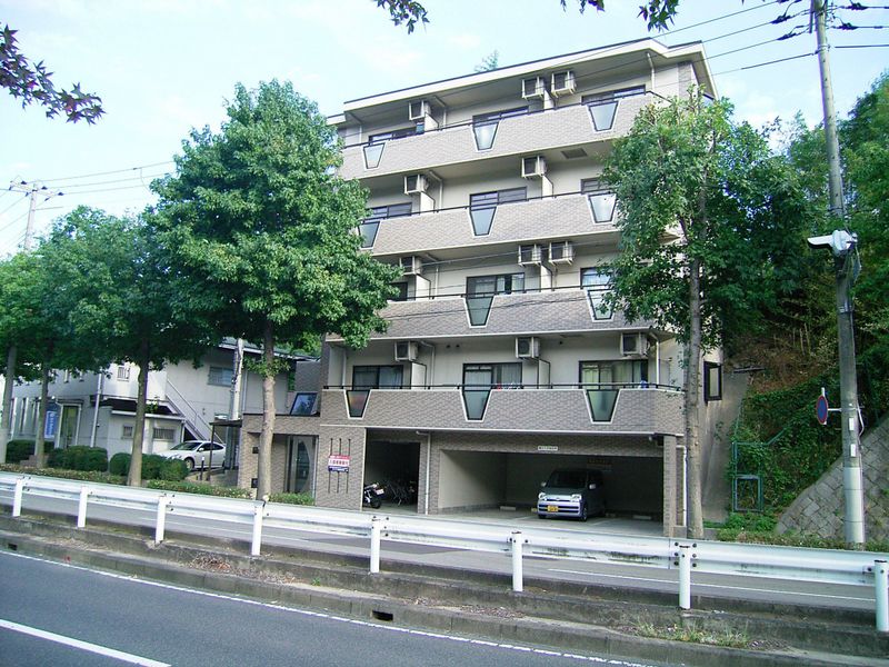 ���Ɍ��_�ˎs�����於�J���̃}���V�����̌����O��