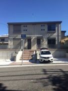 ���Ɍ��_�ˎs�k��b�h��1���ڂ̃e���X�n�E�X�̌����O��