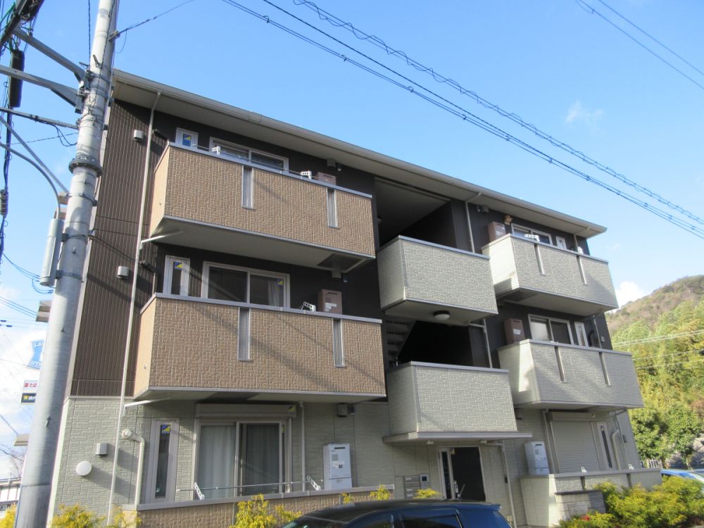 ���Ɍ��_�ˎs�k��J�㓌���̃A�p�[�g�̌����O��