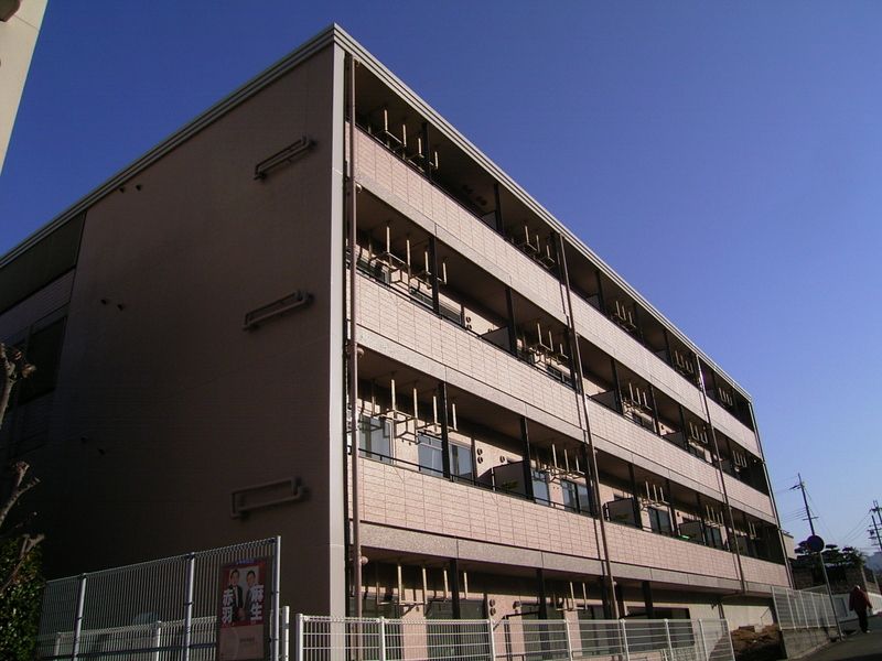 ���Ɍ��_�ˎs�k��J�㐼���̃}���V�����̌����O��